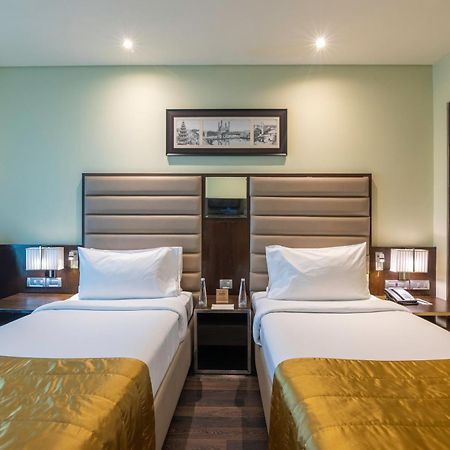 Vivanta Hyderabad, Begumpet Extérieur photo Deluxe Room