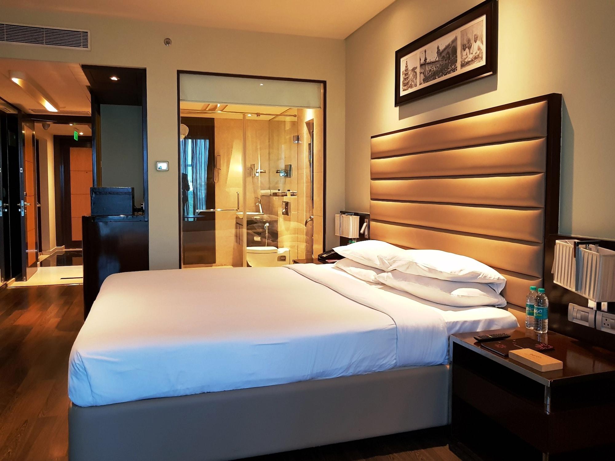 Vivanta Hyderabad, Begumpet Extérieur photo A room at the Taj Bengal