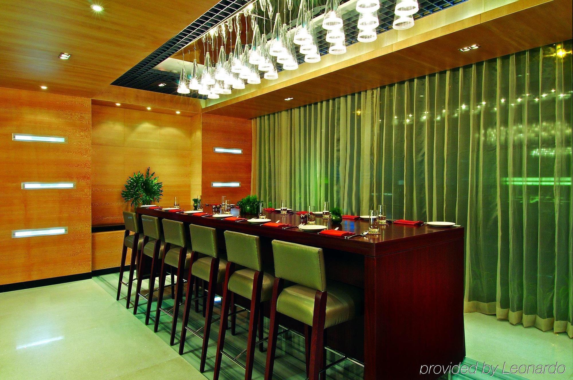 Vivanta Hyderabad, Begumpet Facilités photo A restaurant in China