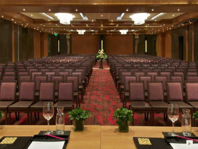 Vivanta Hyderabad, Begumpet Extérieur photo The ballroom